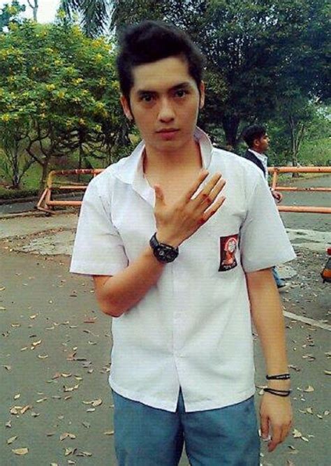 cowok ganteng twitter|cowok (@cowokcowokhalu) .